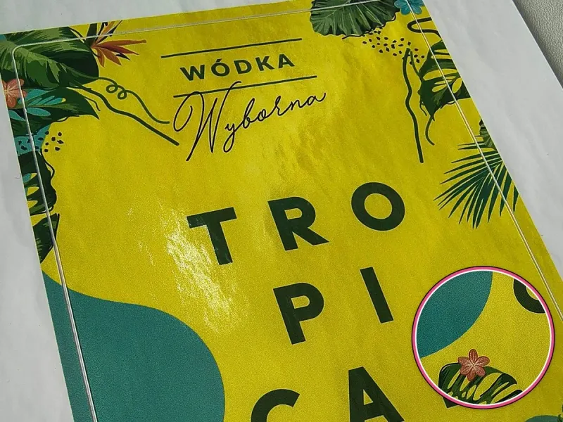 Wodoodporna biała etykieta foliowa PP na butelce