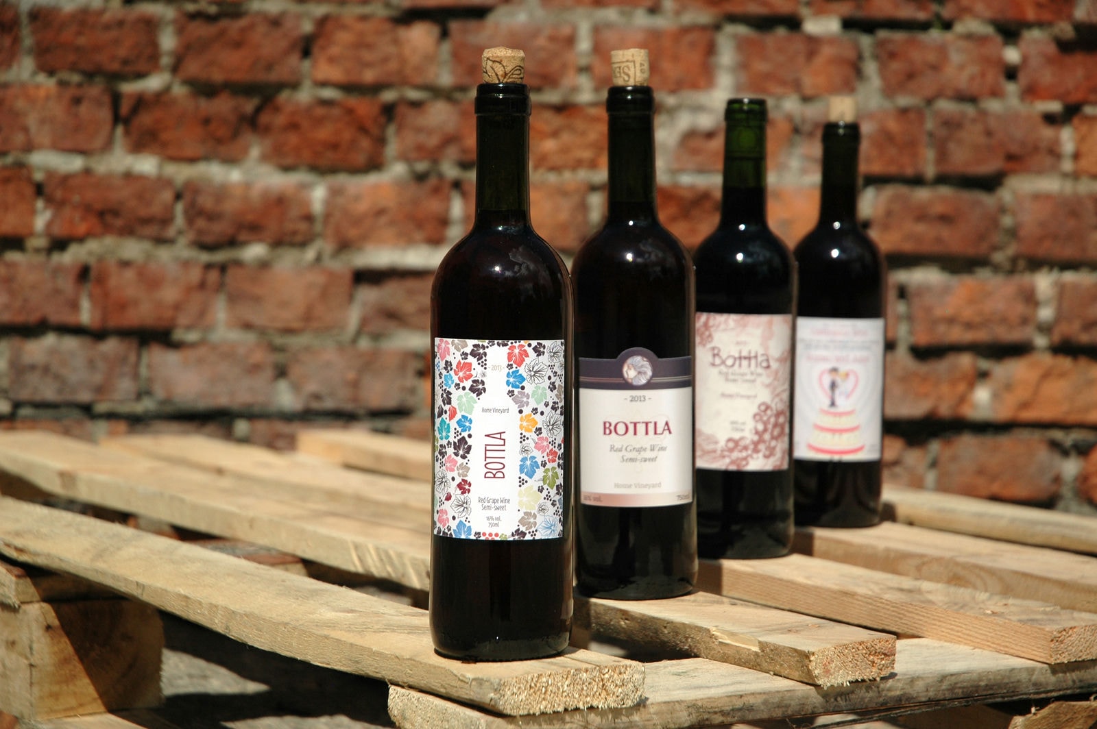 etykiety na wino i butelki